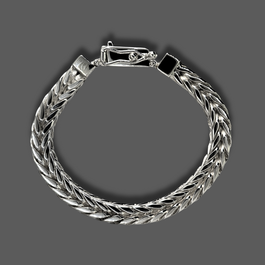 Bold Elegance: The Fox Tail Silver Bracelet