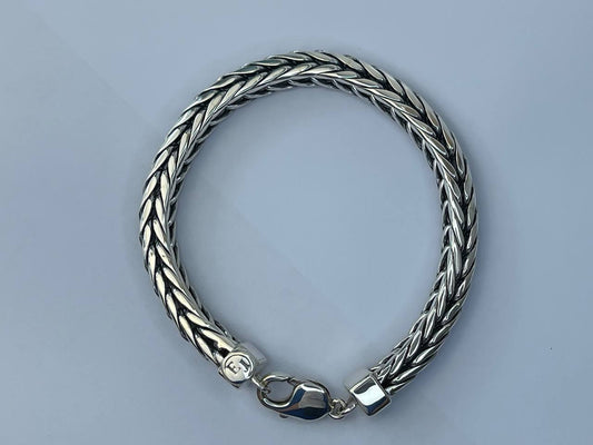 Bracciale in Argento Sterling 925 realizzato a mano: Uno Stile Unico per Tutti